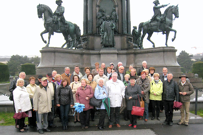 Gruppenbild der Teilnehmer an der Bildungsreise nach Wien der Landesvertretung Pensionisten in der GÖD-Steiermark